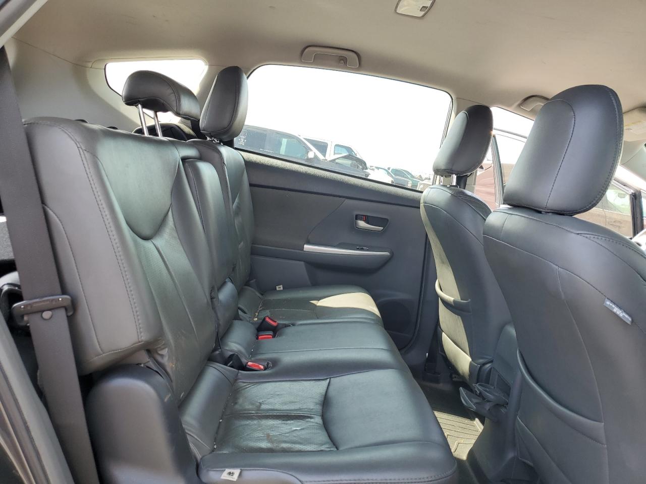 2012 Toyota Prius - Image 10