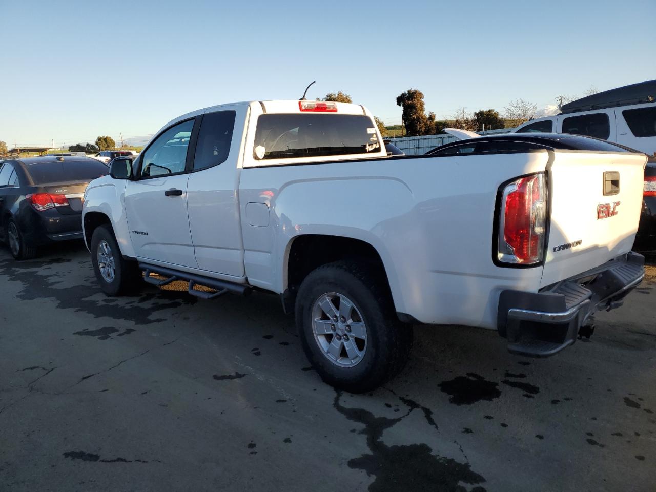 2016 GMC Canyon - Image 2