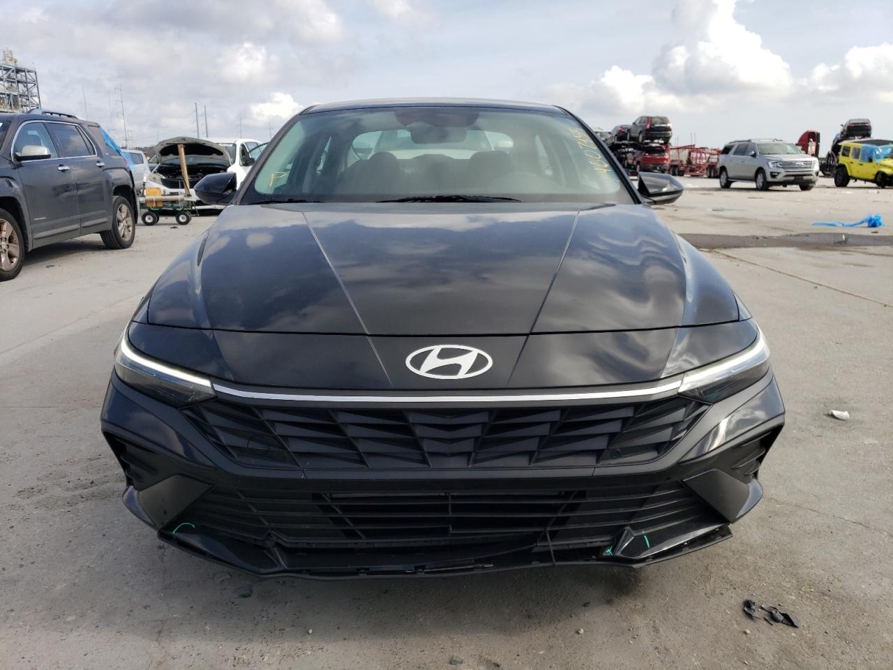 2024 Hyundai Elantra - Image 5