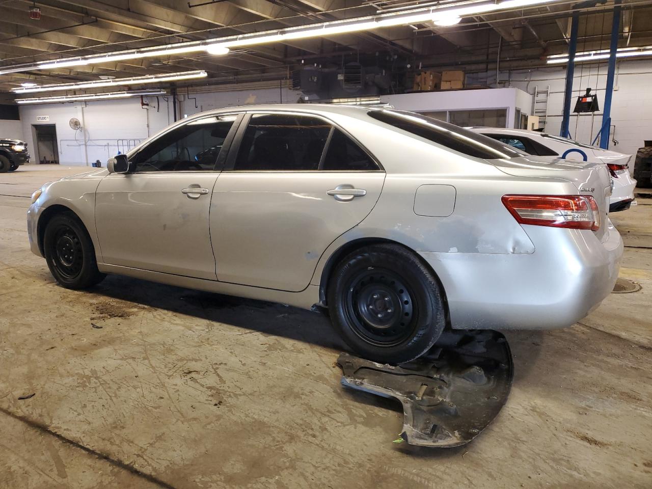 2010 Toyota Camry - Image 2