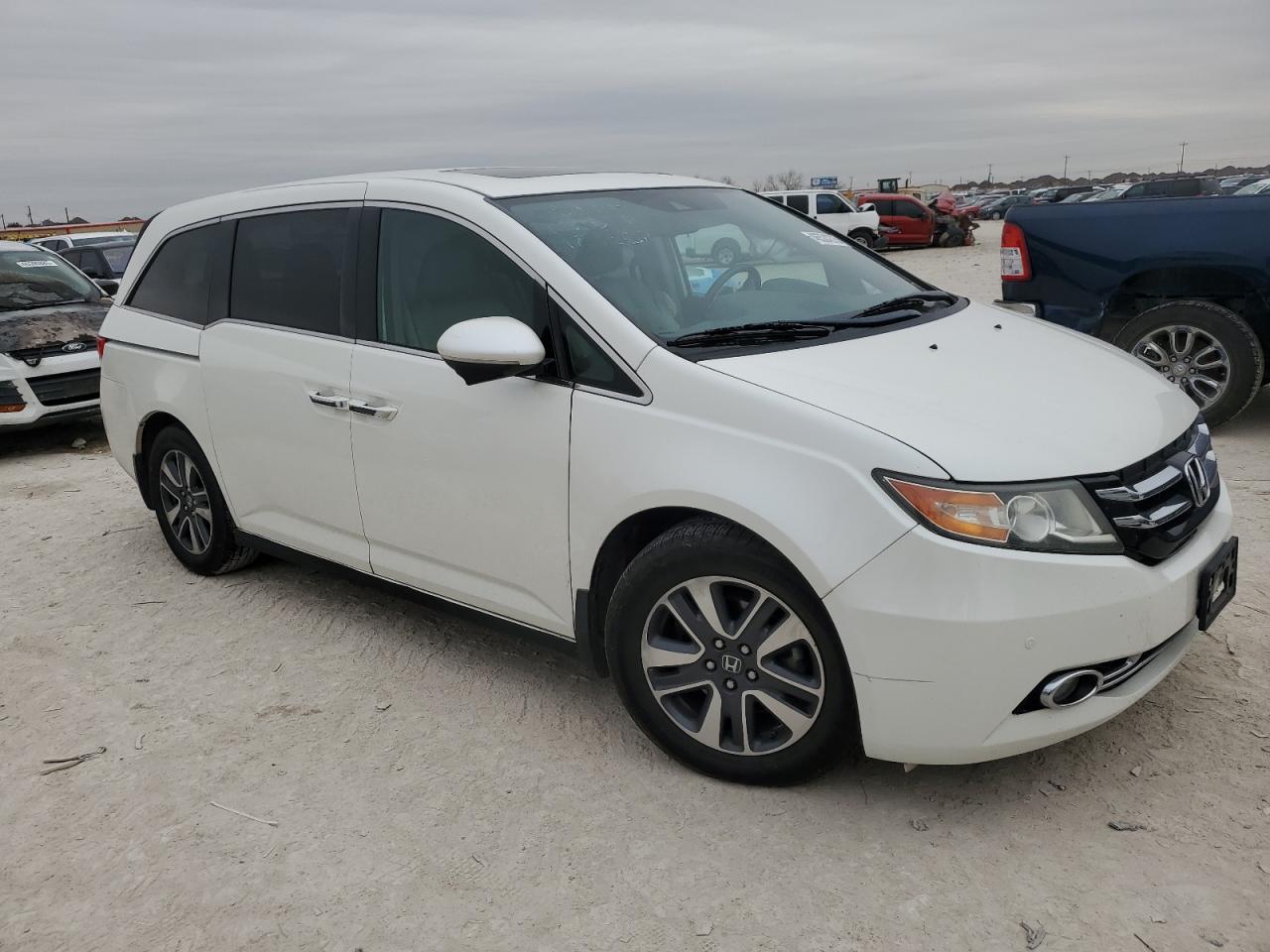 2016 Honda Odyssey - Image 4