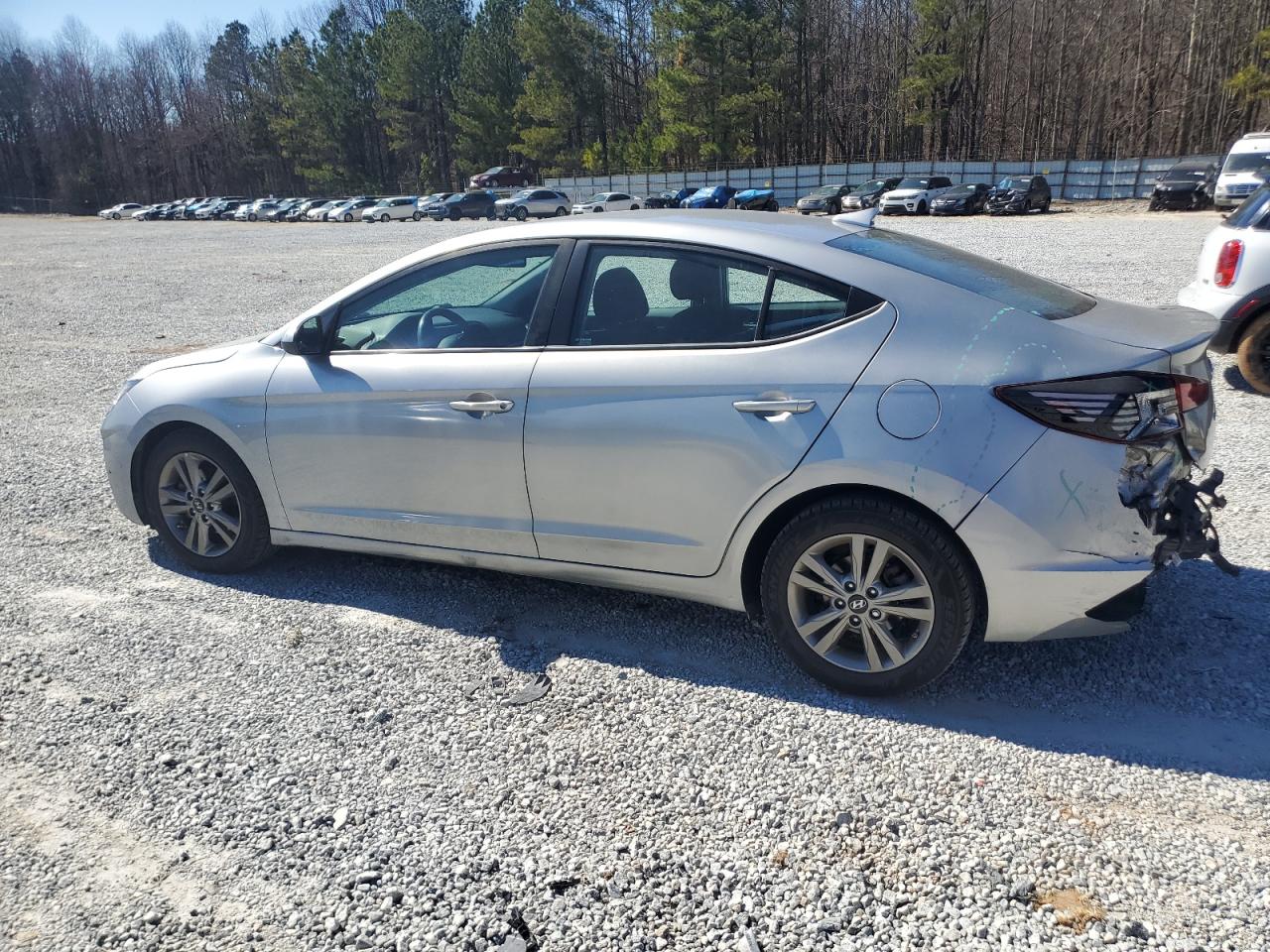 2020 Hyundai Elantra - Image 2