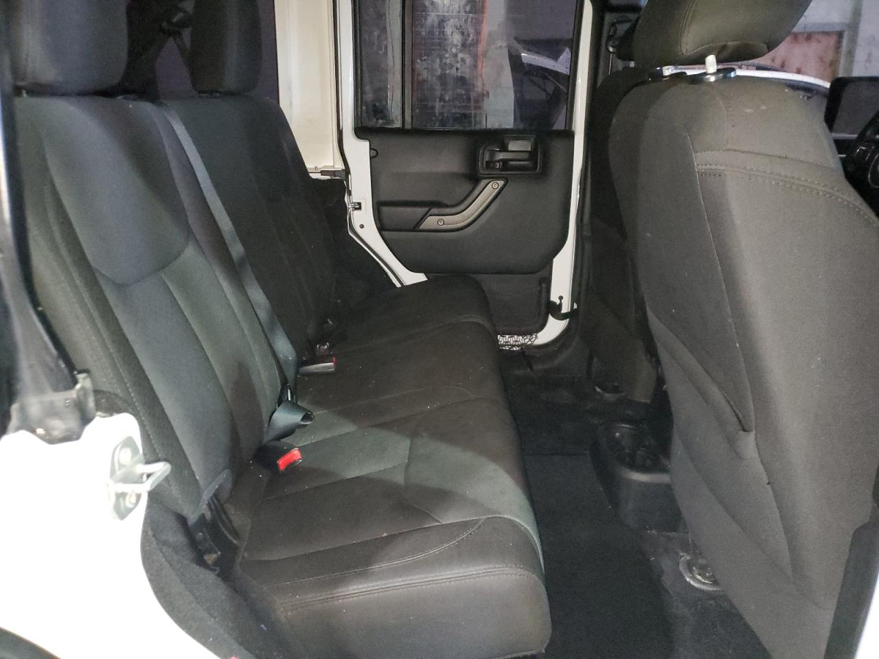 2016 Jeep Wrangler - Image 11