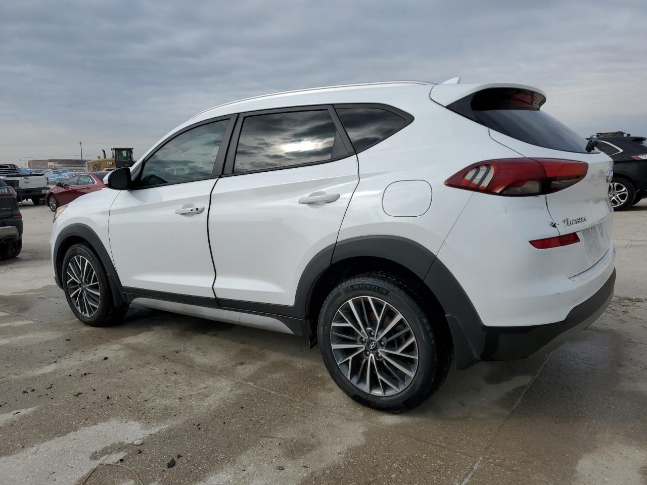 2021 Hyundai Tucson - Image 2