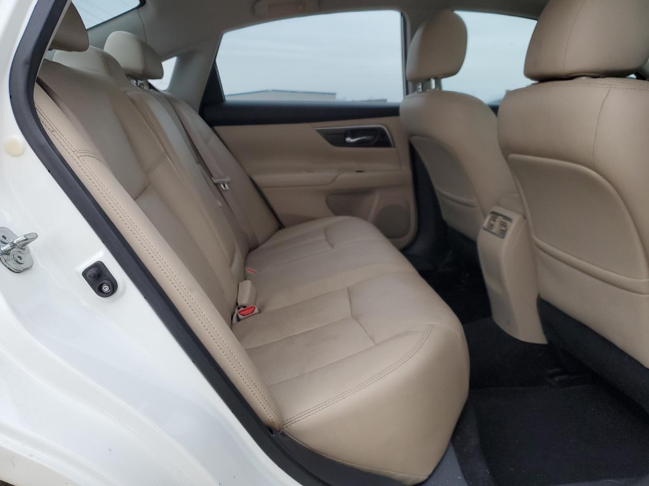 2015 Nissan Altima - Image 10