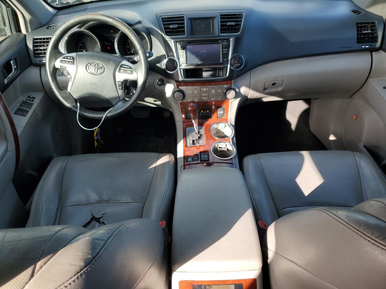 2013 Toyota Highlander - Image 8