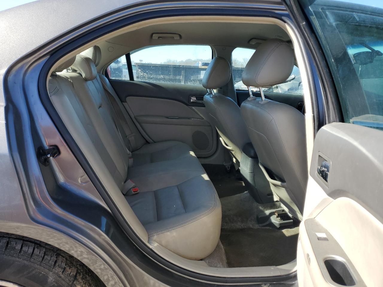 2011 Ford Fusion - Image 10