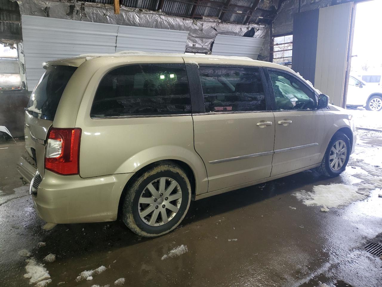 2013 Chrysler Town & Country - Image 3