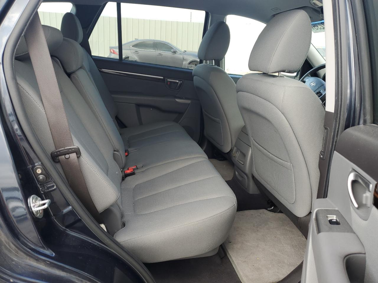 2011 Hyundai Santa Fe - Image 10