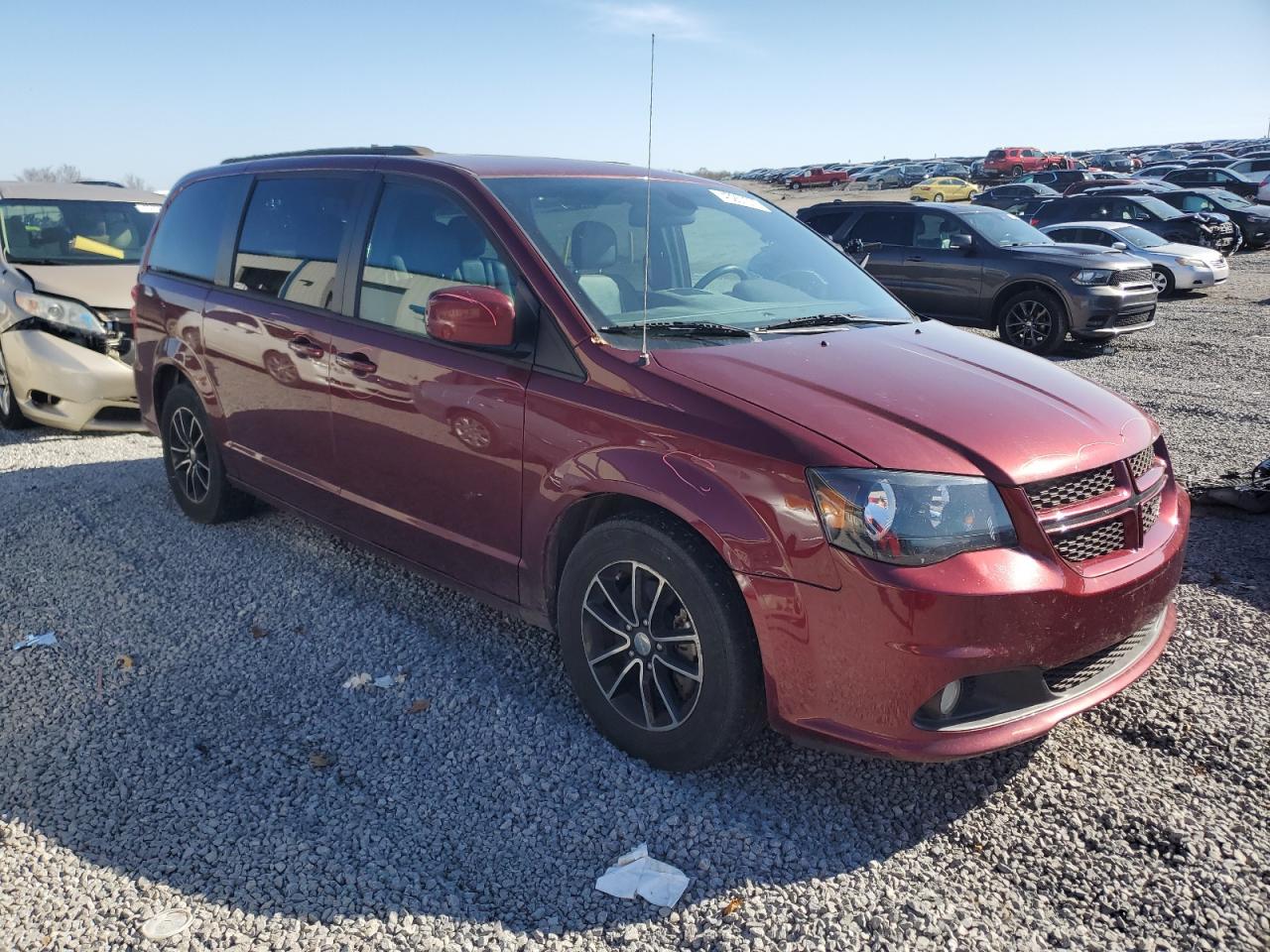 2019 Dodge Caravan - Image 4