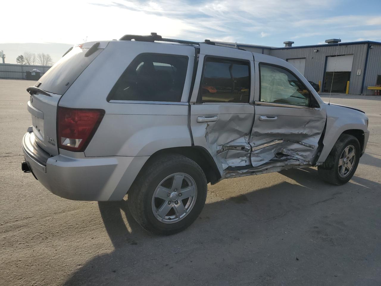 2006 Jeep Grand Cherokee - Image 3