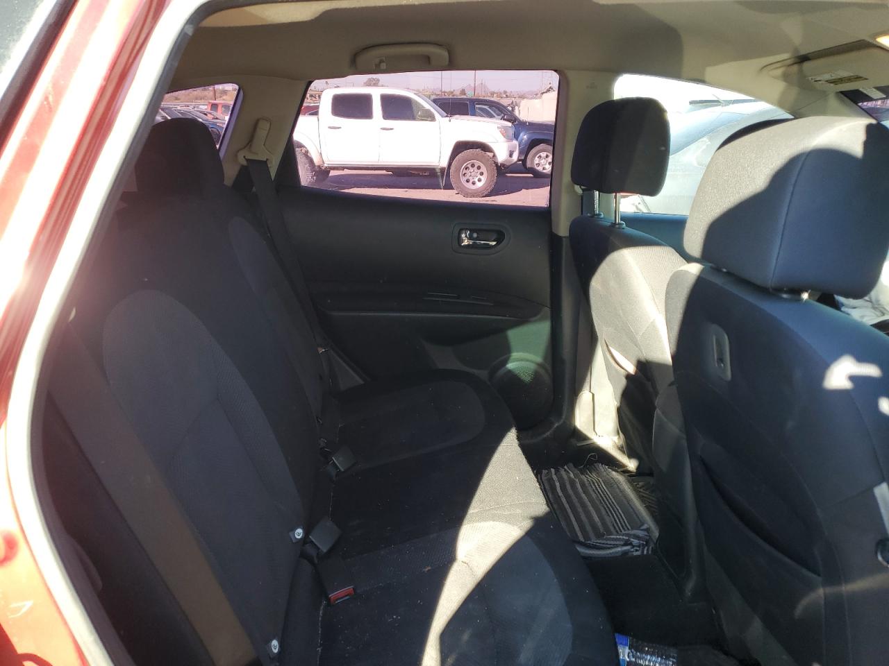 2011 Nissan Rogue - Image 12