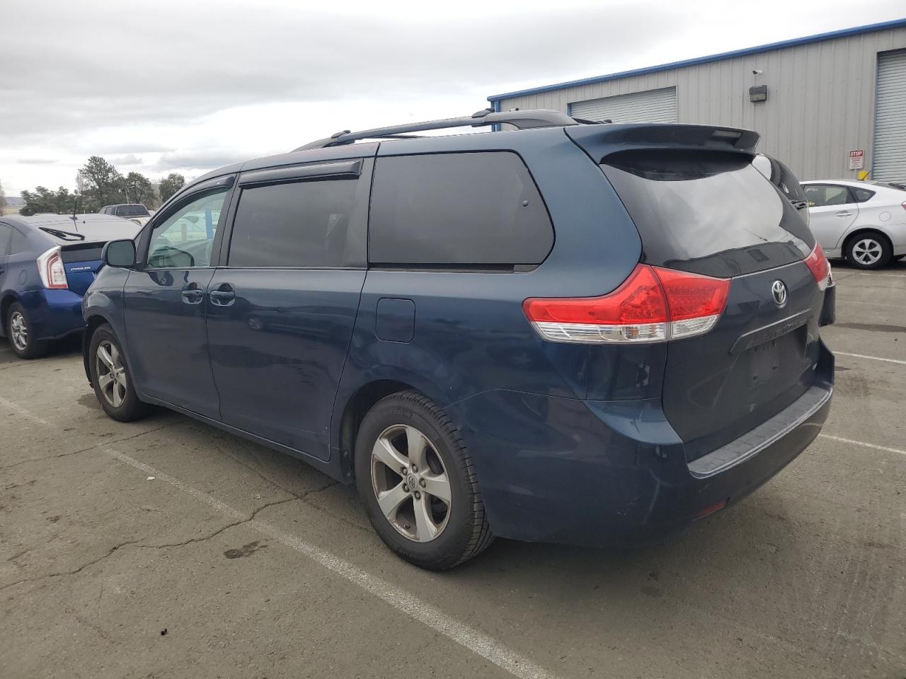 2011 Toyota Sienna - Image 2