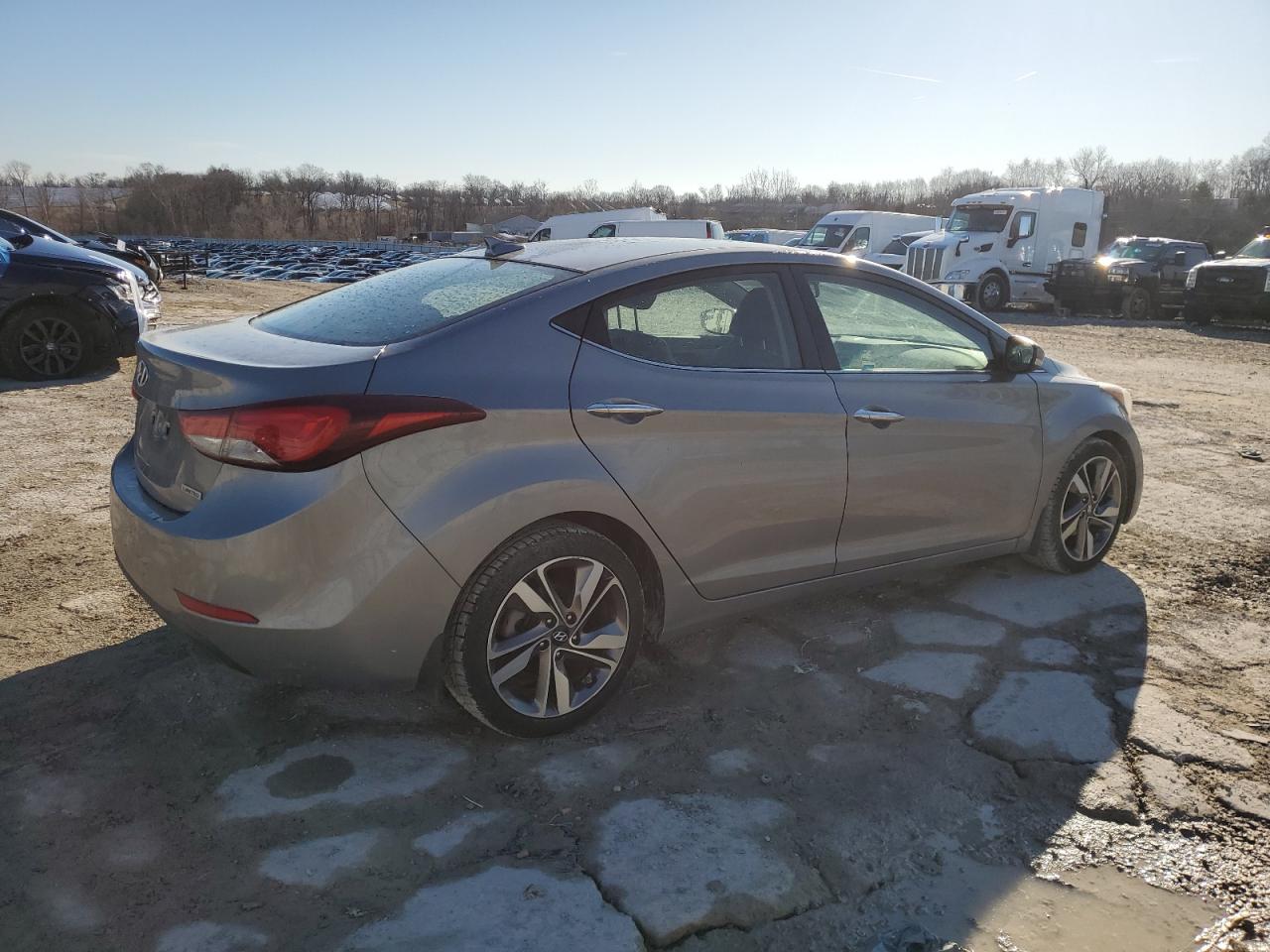 2015 Hyundai Elantra - Image 3