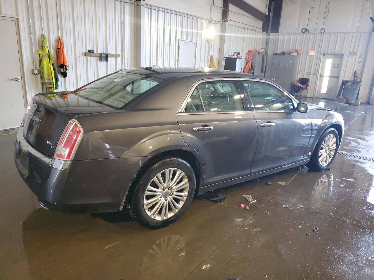 2014 Chrysler 300 - Image 3