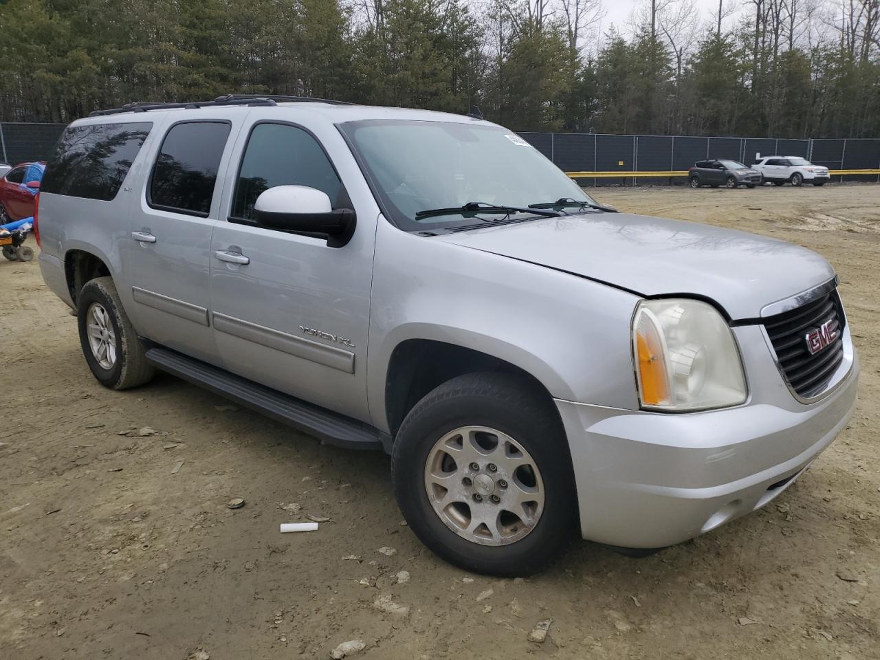 2013 GMC Yukon - Image 4