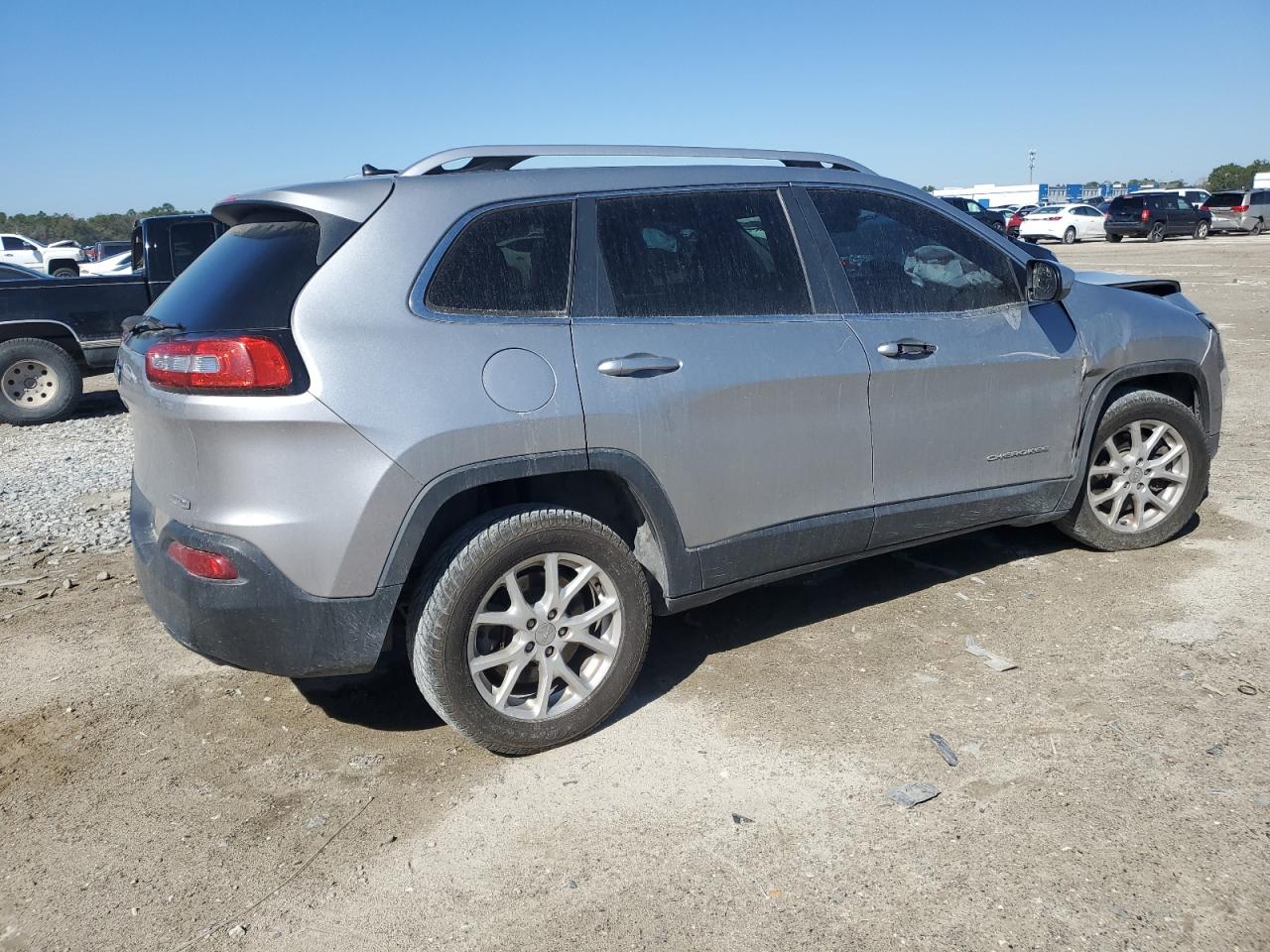 2014 Jeep Grand Cherokee - Image 3