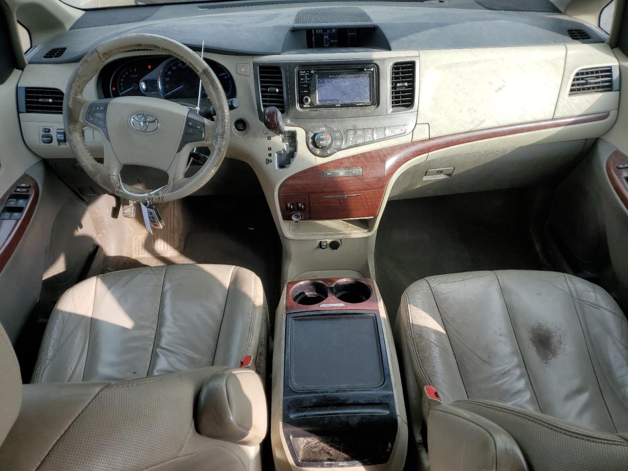 2013 Toyota Sienna - Image 8