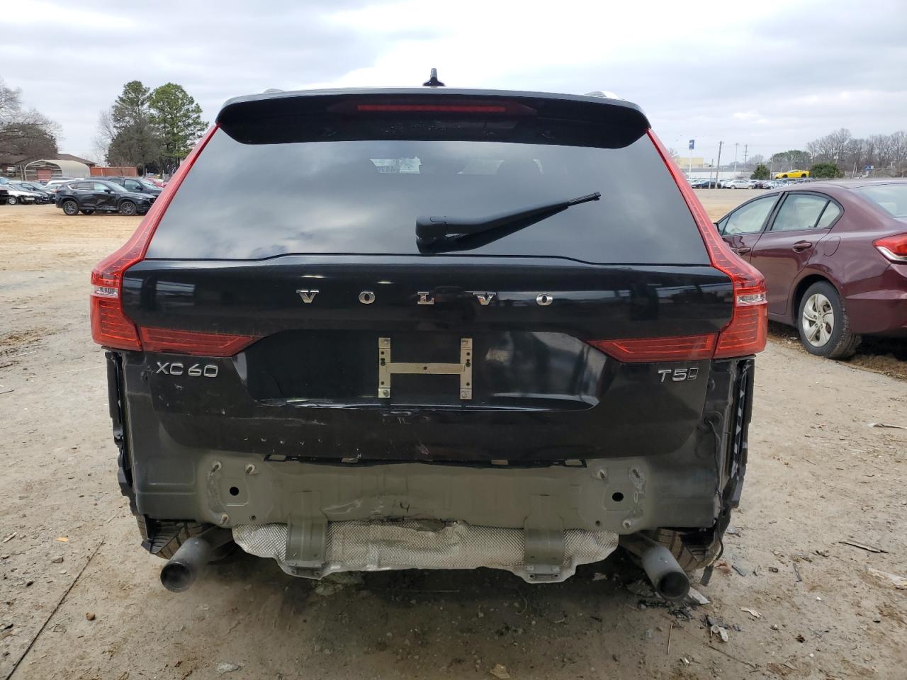2020 Volvo XC60 - Image 6