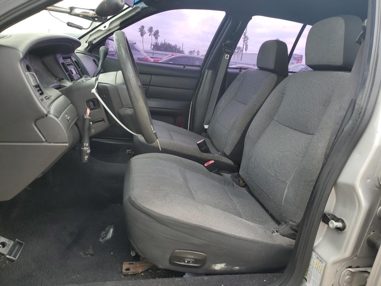 2009 Ford Crown Victoria - Image 7