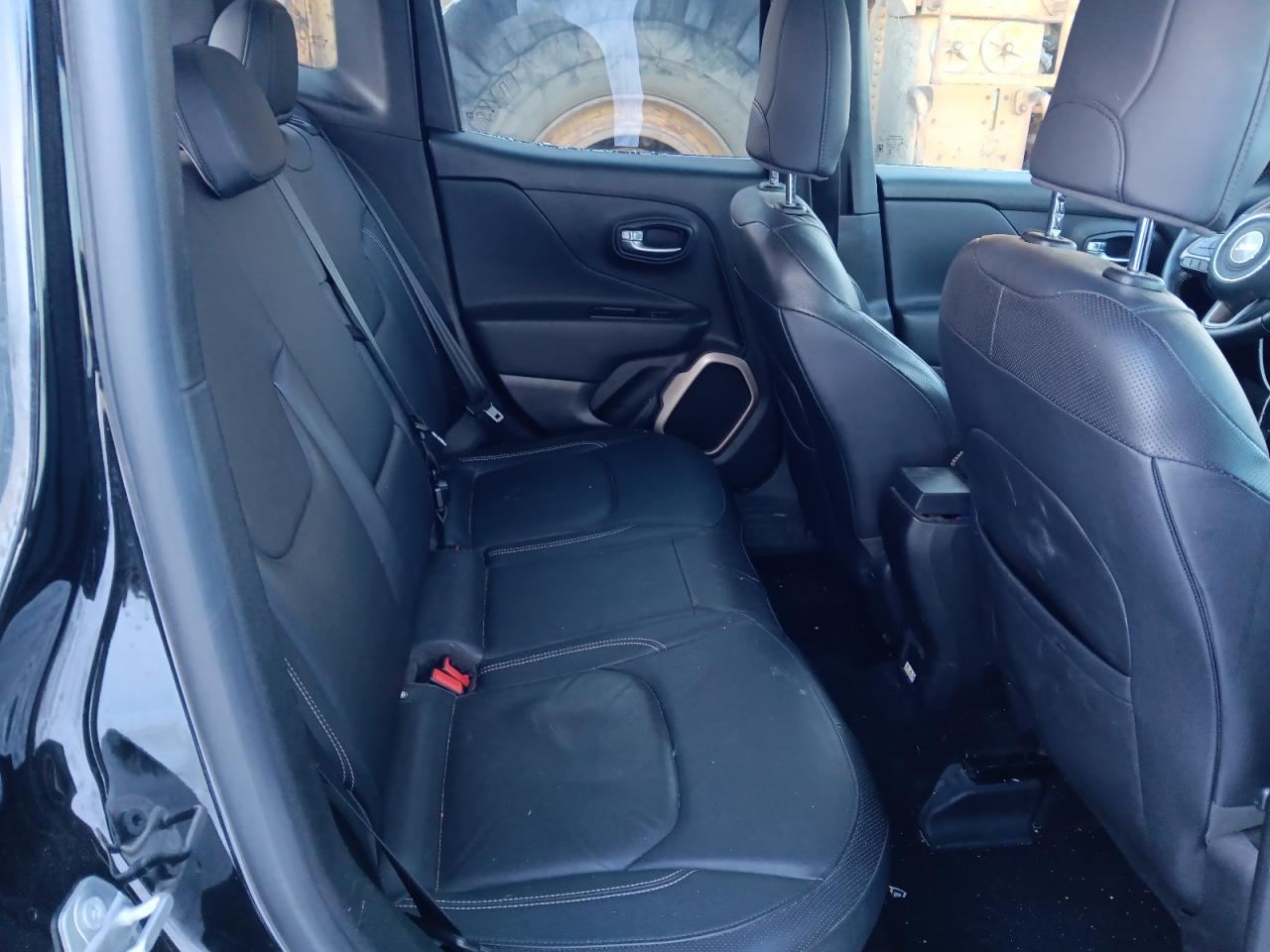2015 Jeep Renegade - Image 10