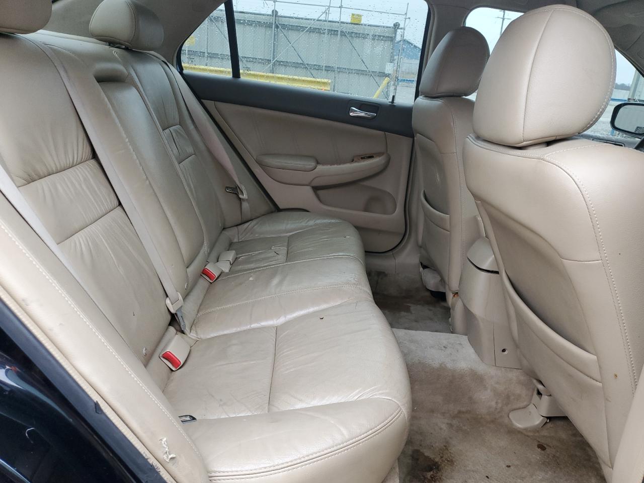 2005 Honda Accord - Image 10