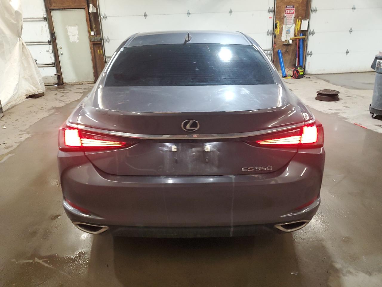 2021 Lexus ES - Image 6