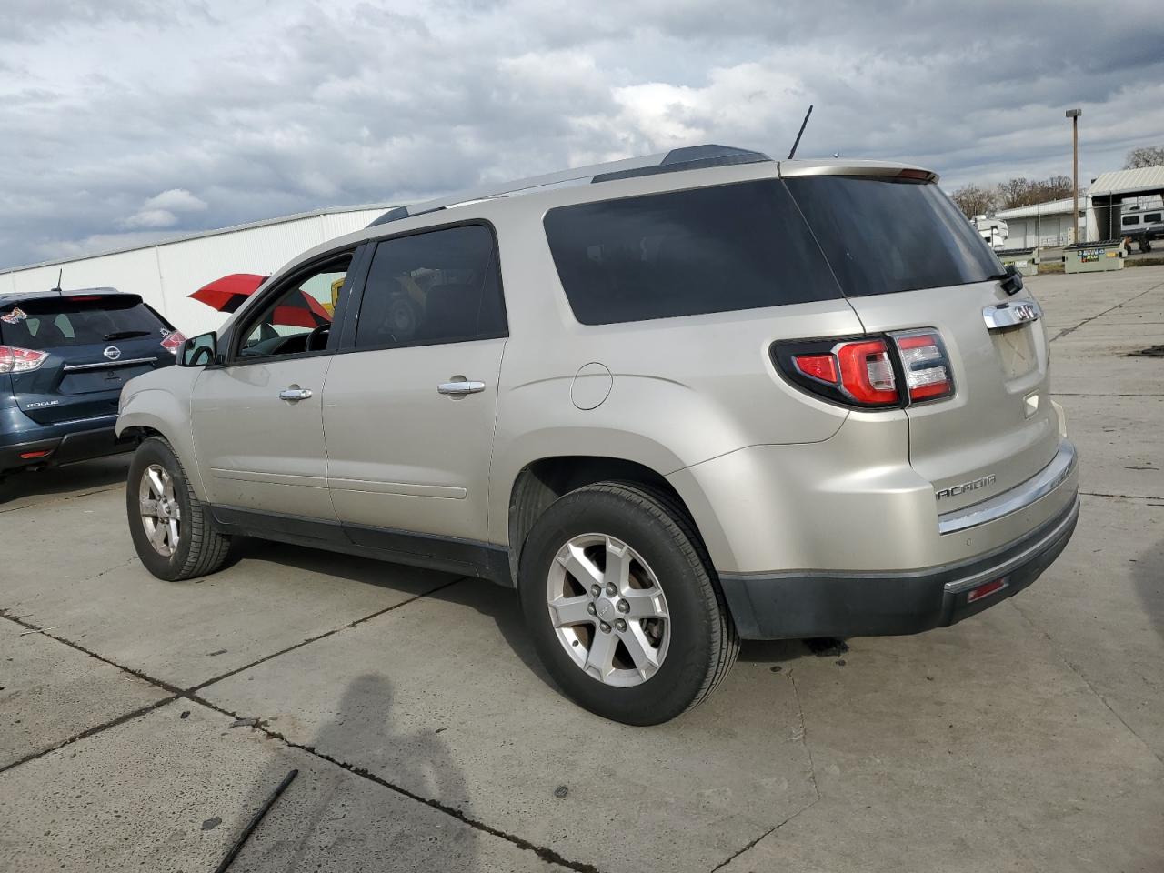 2014 GMC Acadia - Image 2