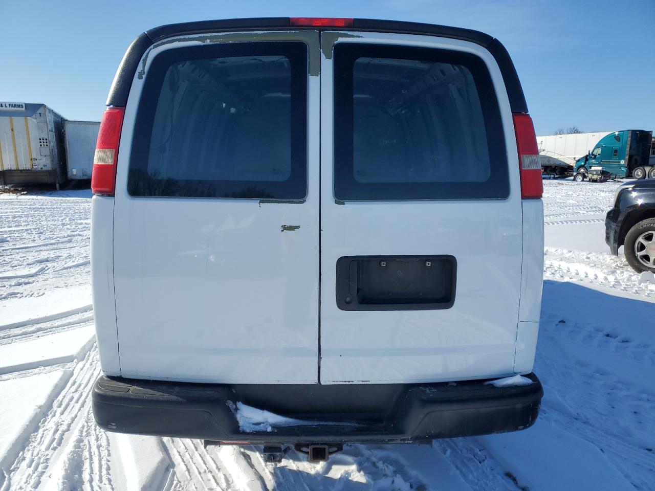 2012 Chevrolet Express - Image 6