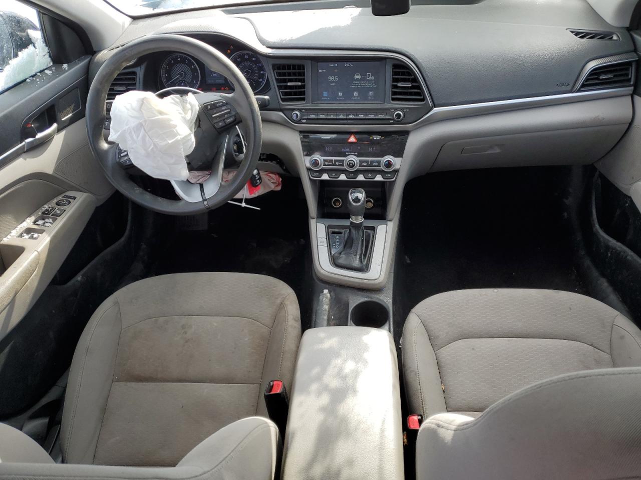 2020 Hyundai Elantra - Image 8