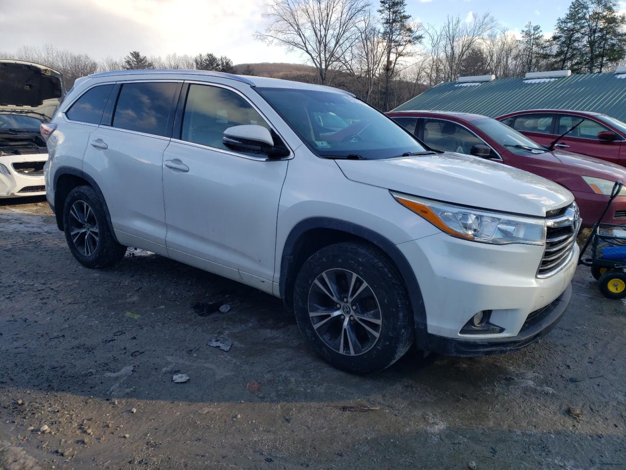 2016 Toyota Highlander - Image 4