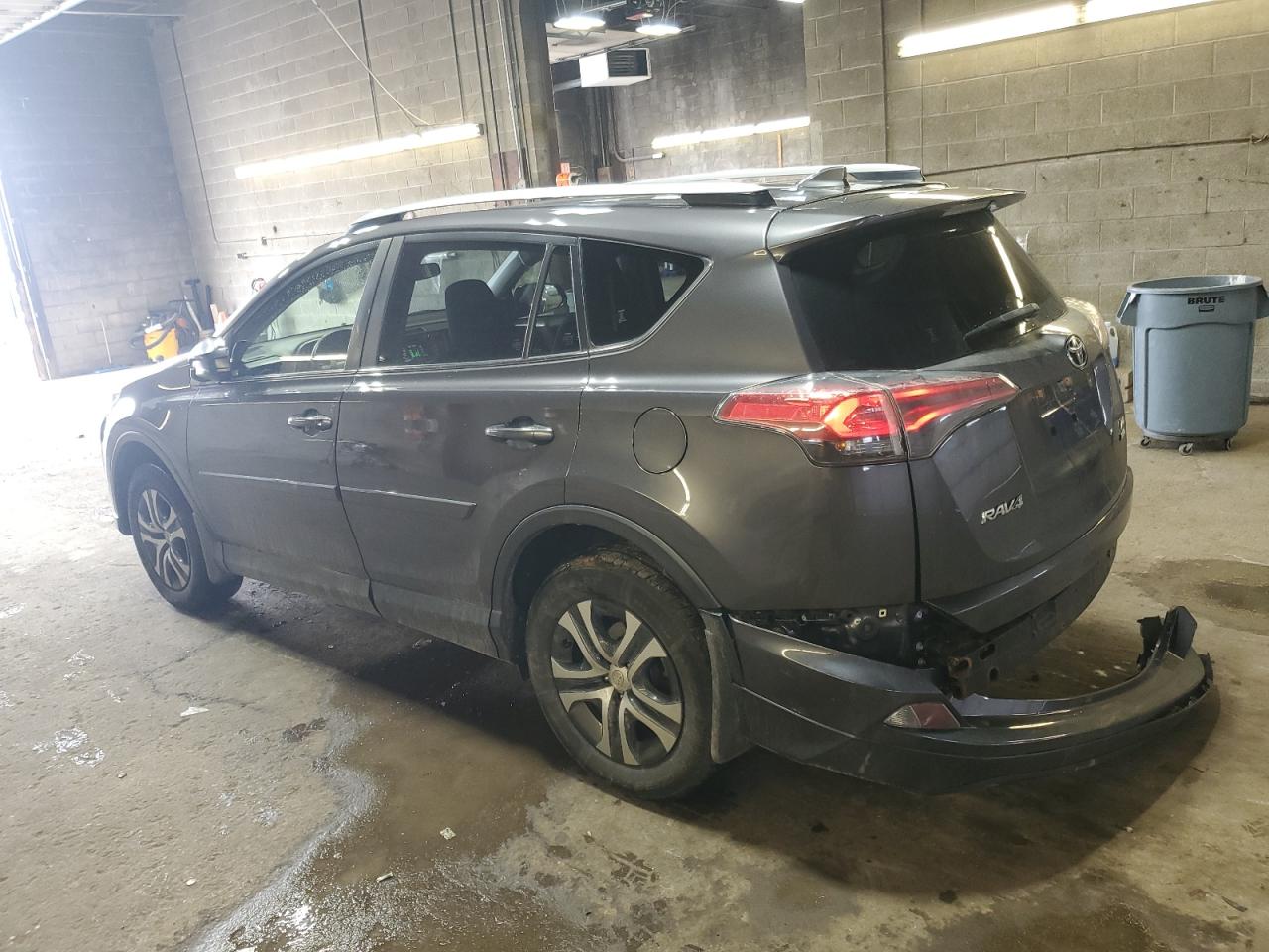 2017 Toyota RAV 4 - Image 2