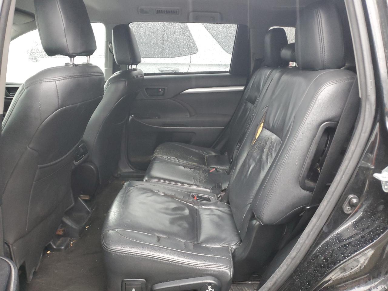 2015 Toyota Highlander - Image 11