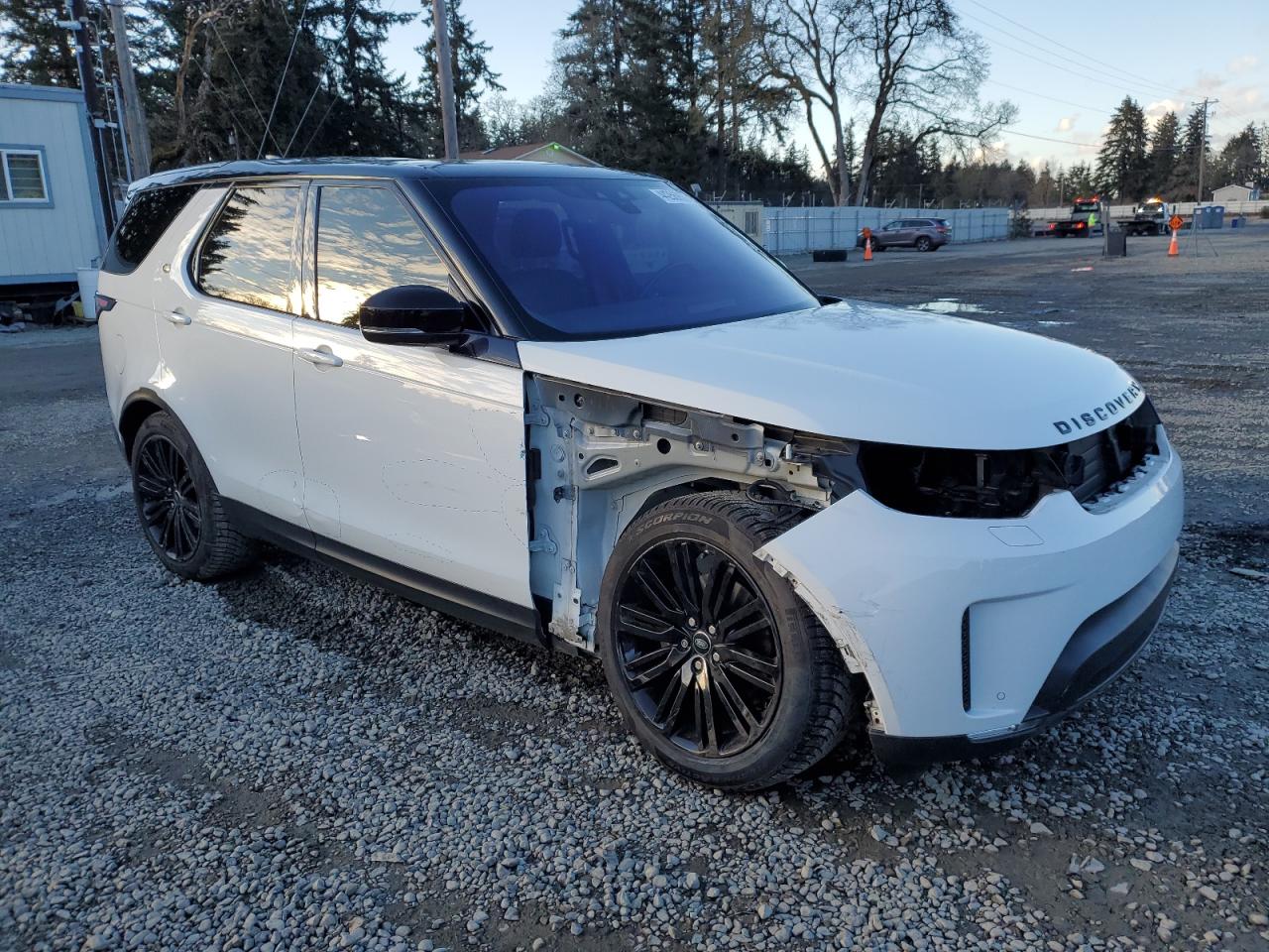 2019 Land Rover Discovery - Image 4