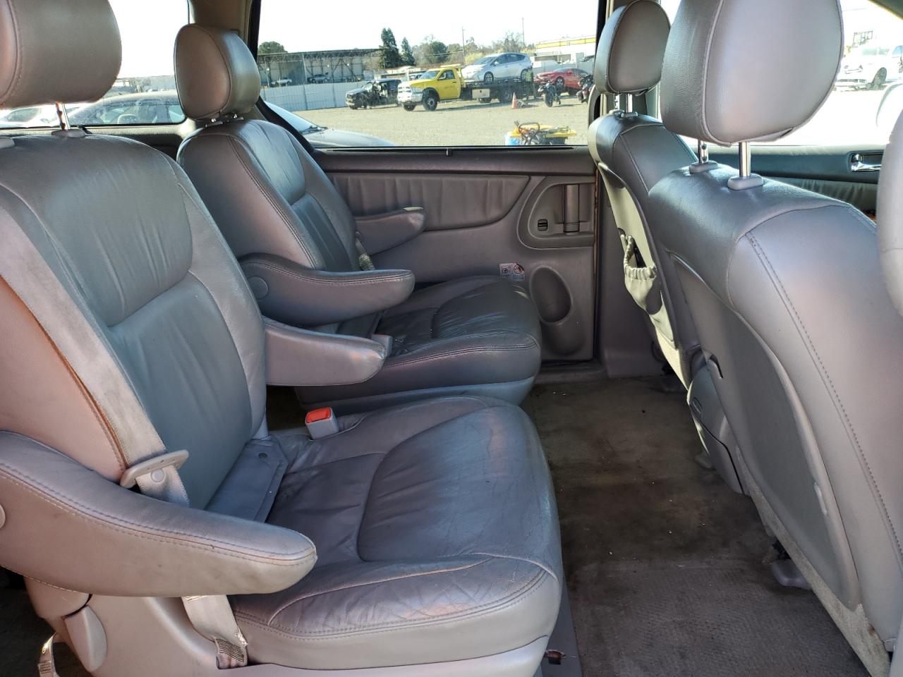 2007 Toyota Sienna - Image 11