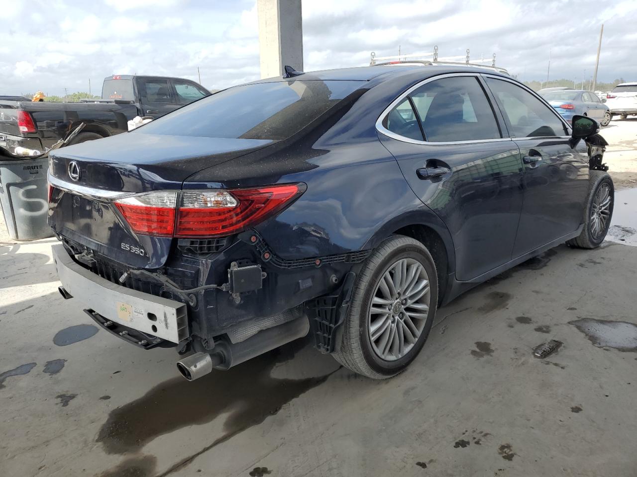 2014 Lexus ES - Image 3