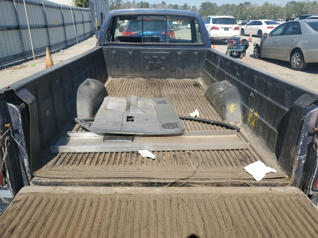 1989 Dodge Dakota - Image 10