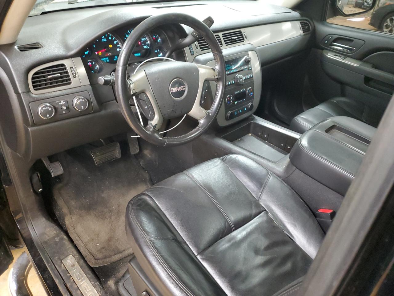 2010 GMC Sierra - Image 8