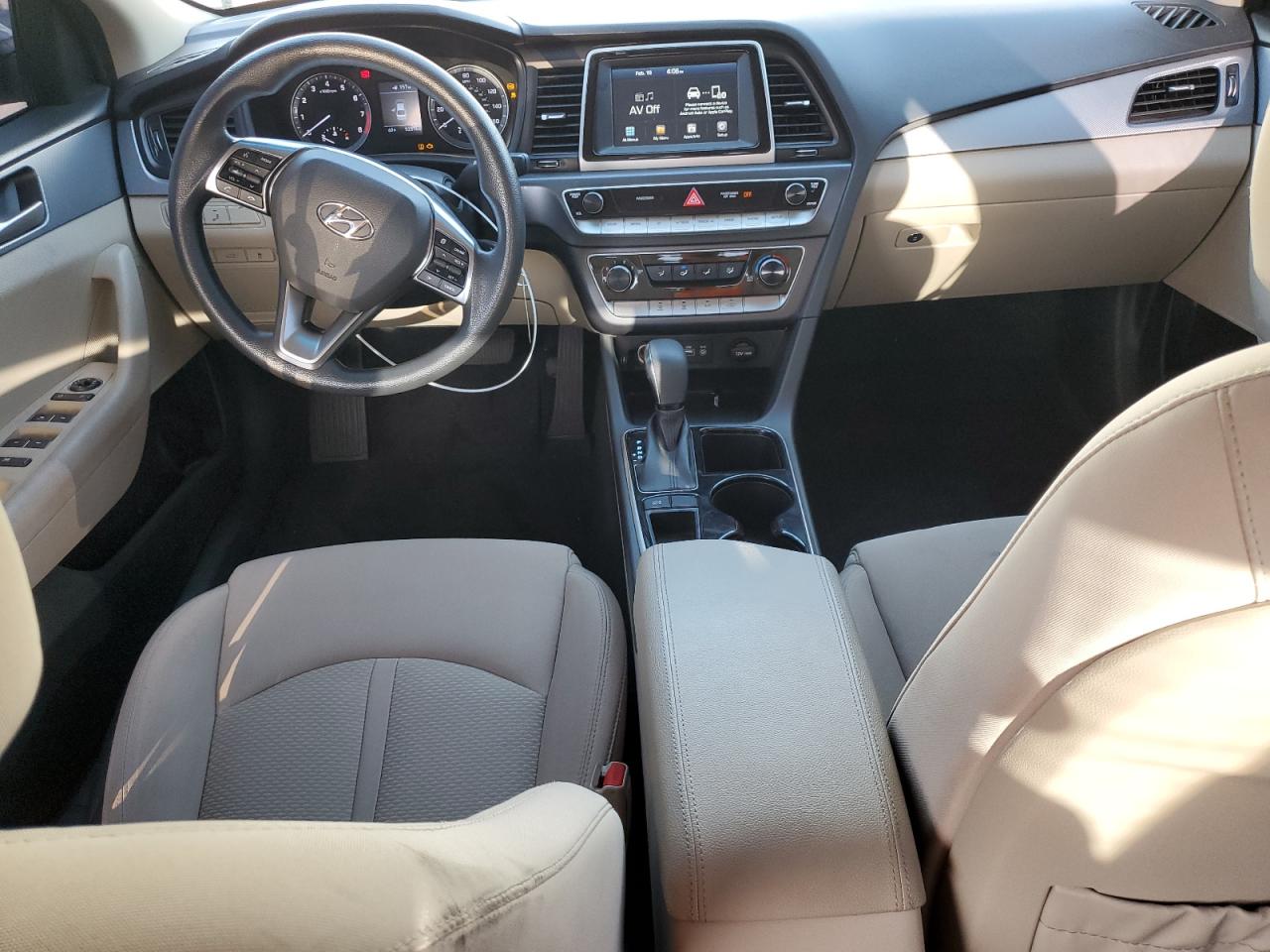 2018 Hyundai Sonata - Image 8