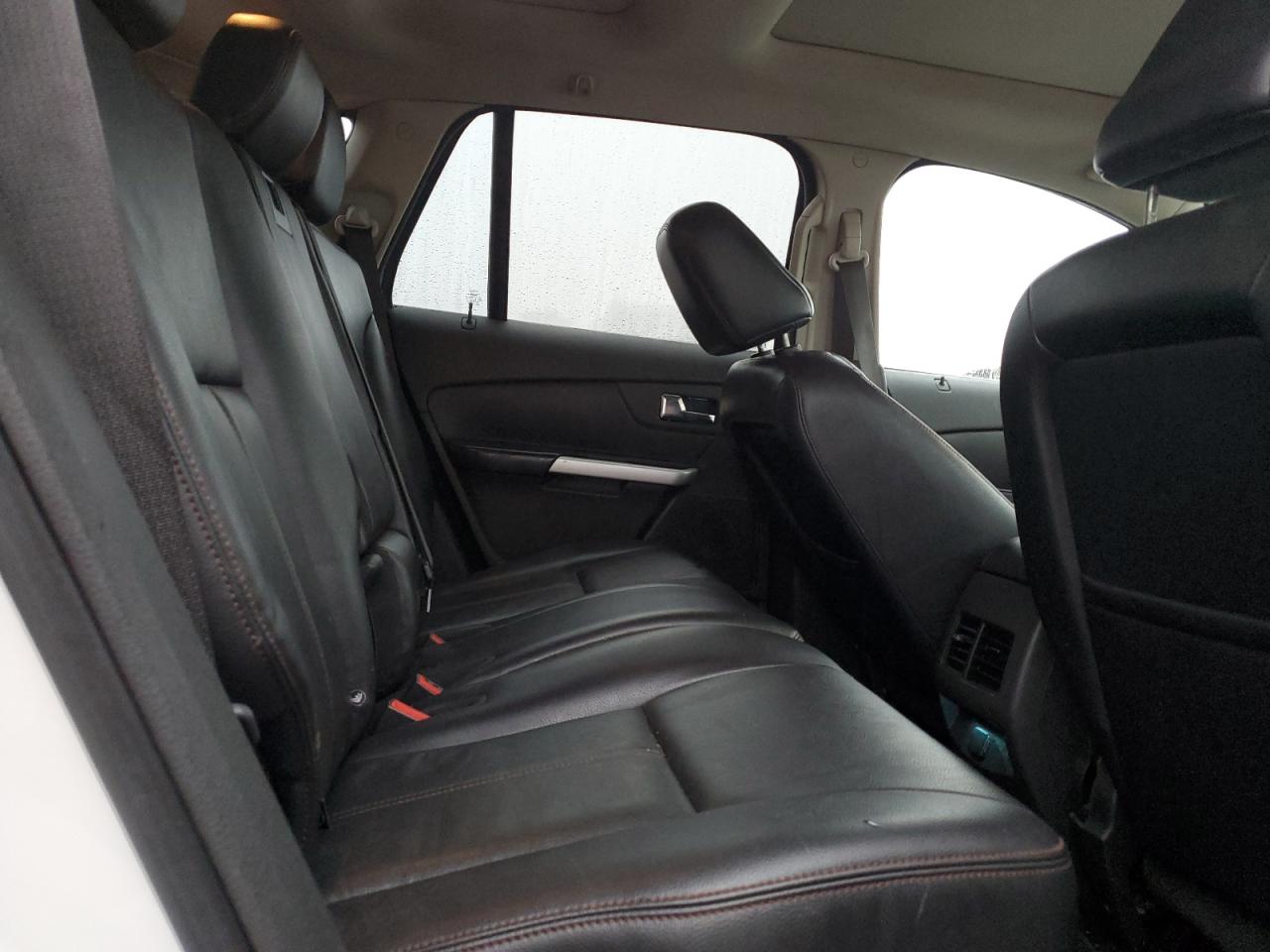 2011 Ford Edge - Image 11