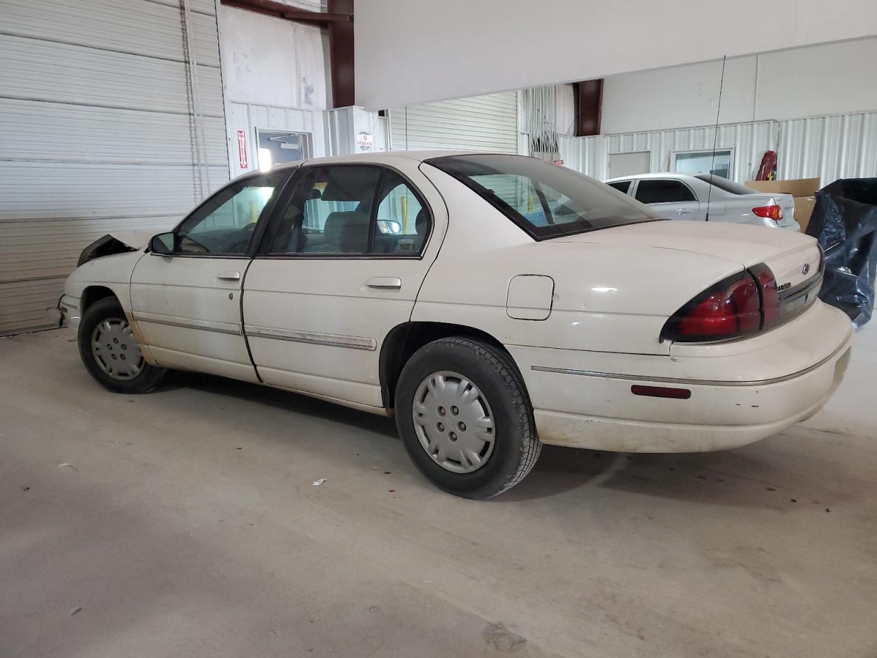 2001 Chevrolet Lumina - Image 2