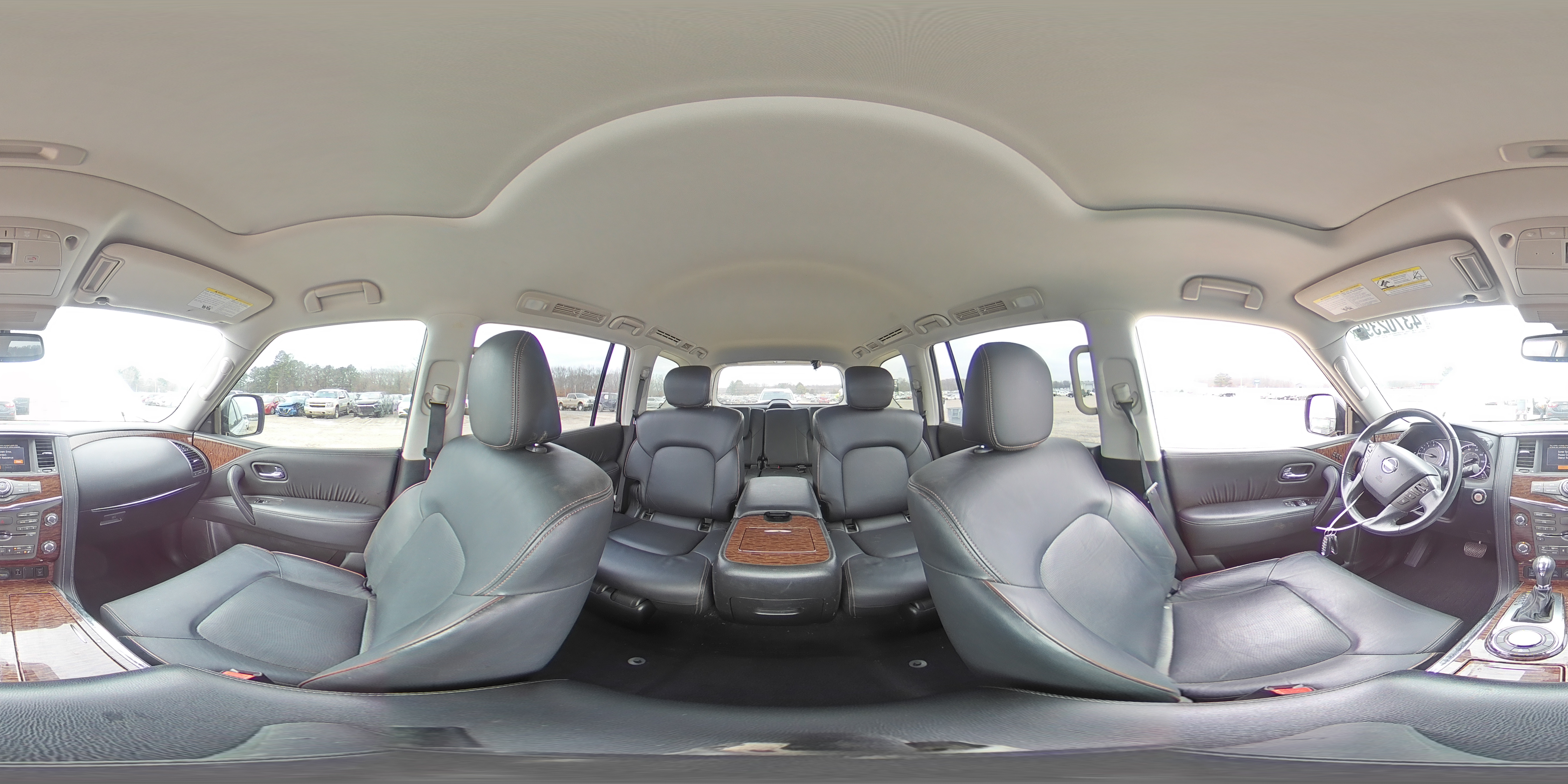 2019 Nissan Armada - Image 14