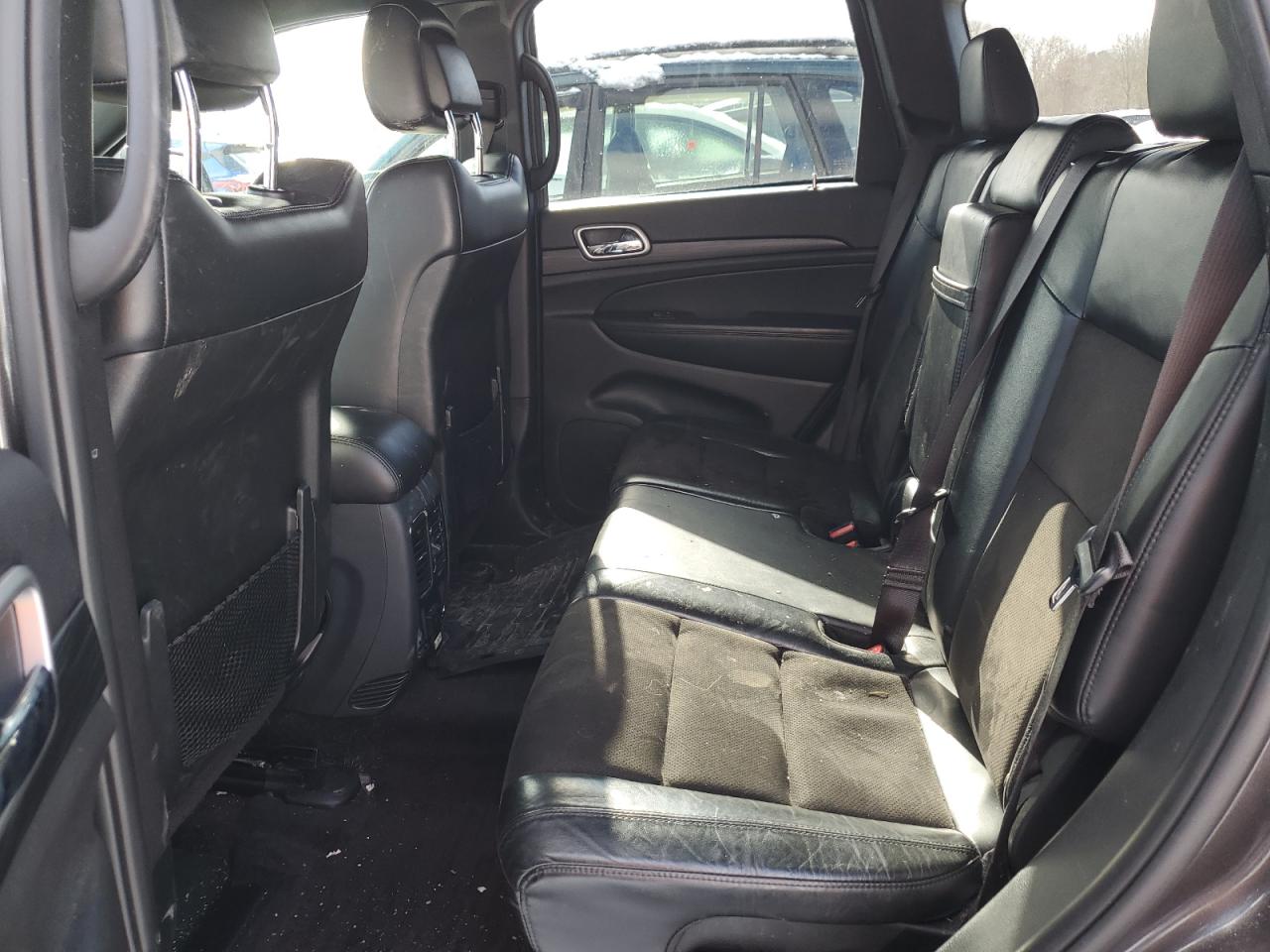 2019 Jeep Grand Cherokee - Image 11