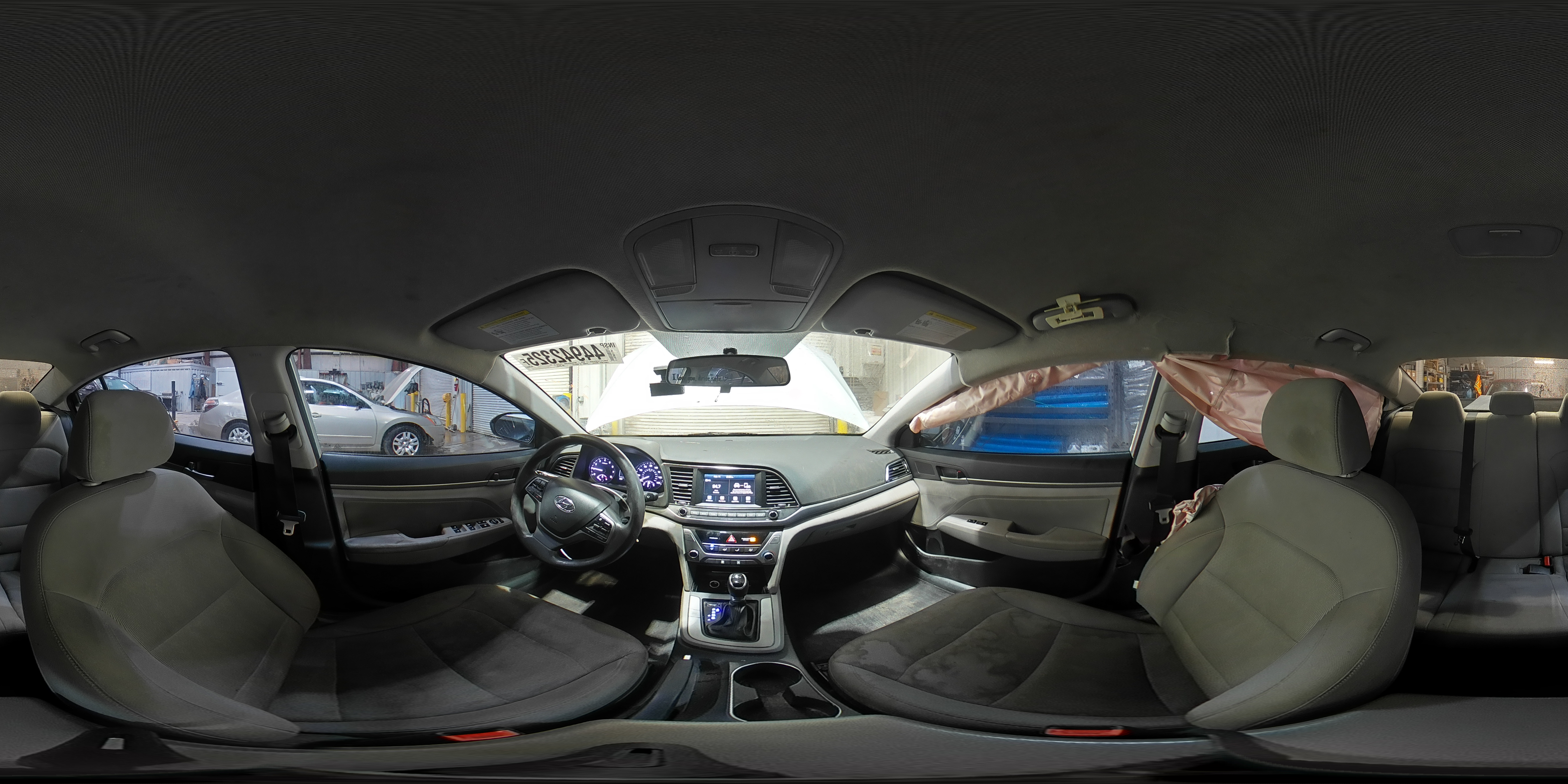 2018 Hyundai Elantra - Image 12