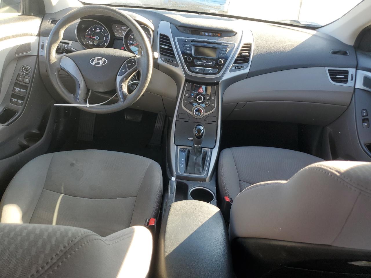 2014 Hyundai Elantra - Image 8