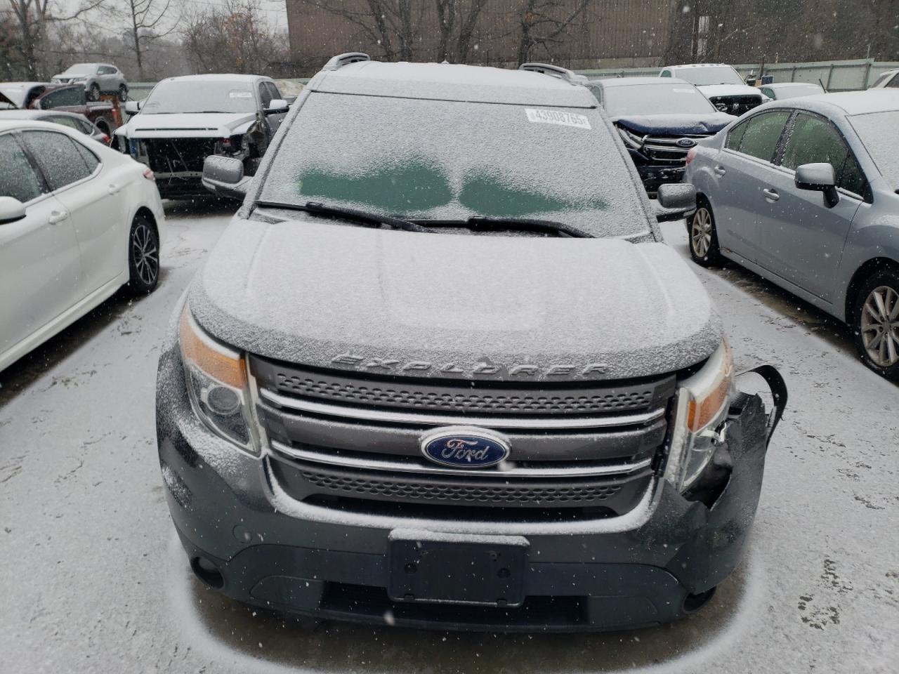 2015 Ford Explorer - Image 5