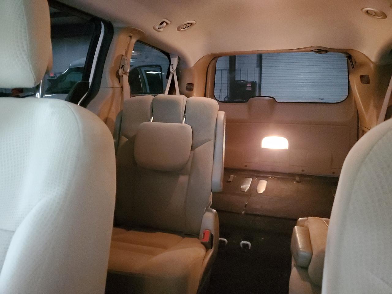 2016 Dodge Caravan - Image 10