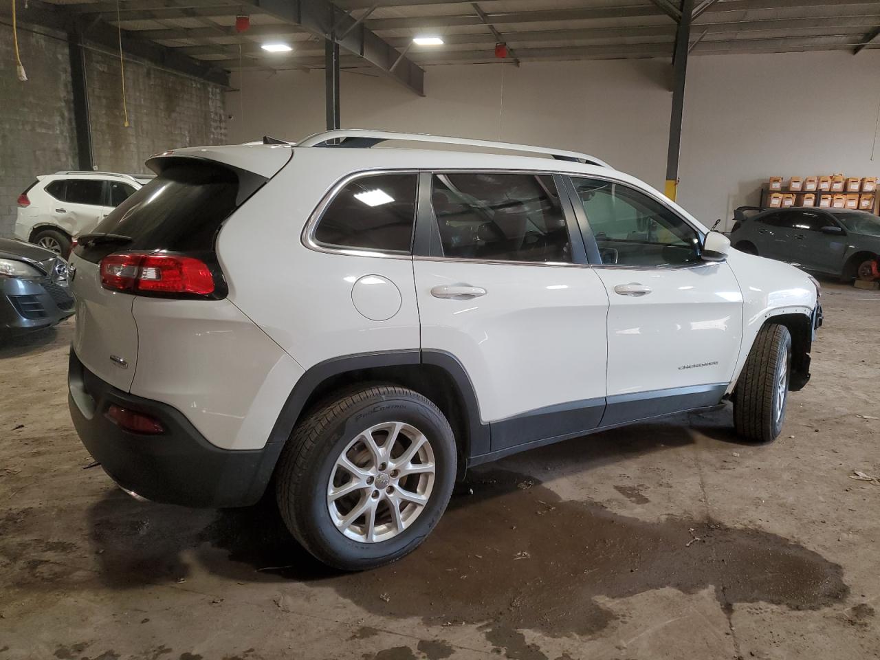 2017 Jeep Grand Cherokee - Image 3