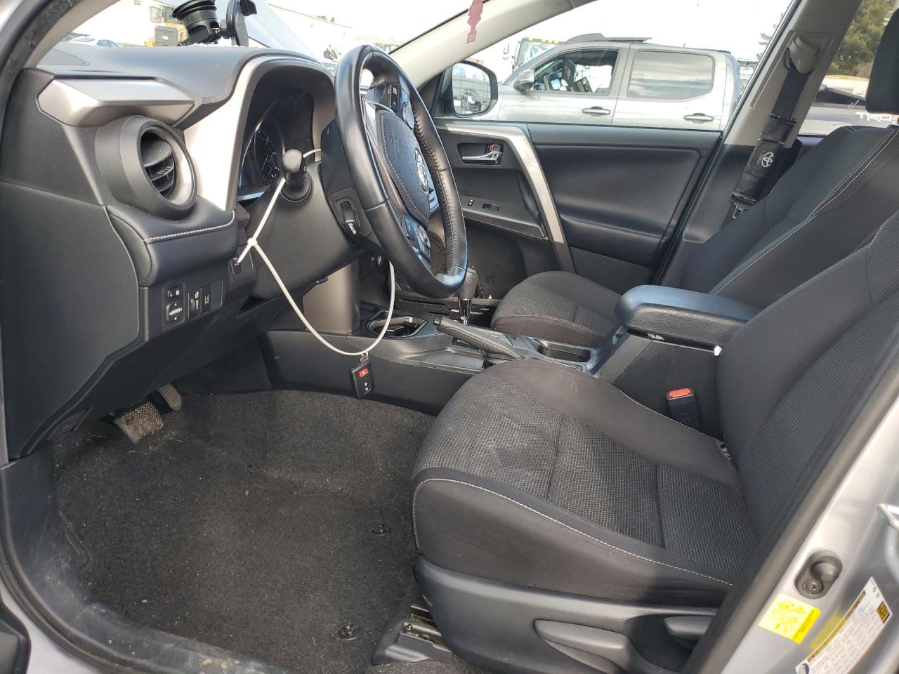 2018 Toyota RAV 4 - Image 7