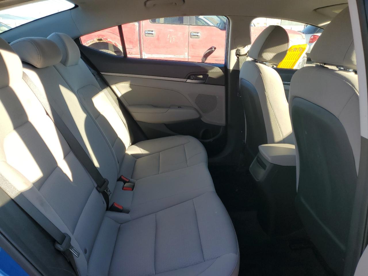 2018 Hyundai Elantra - Image 10